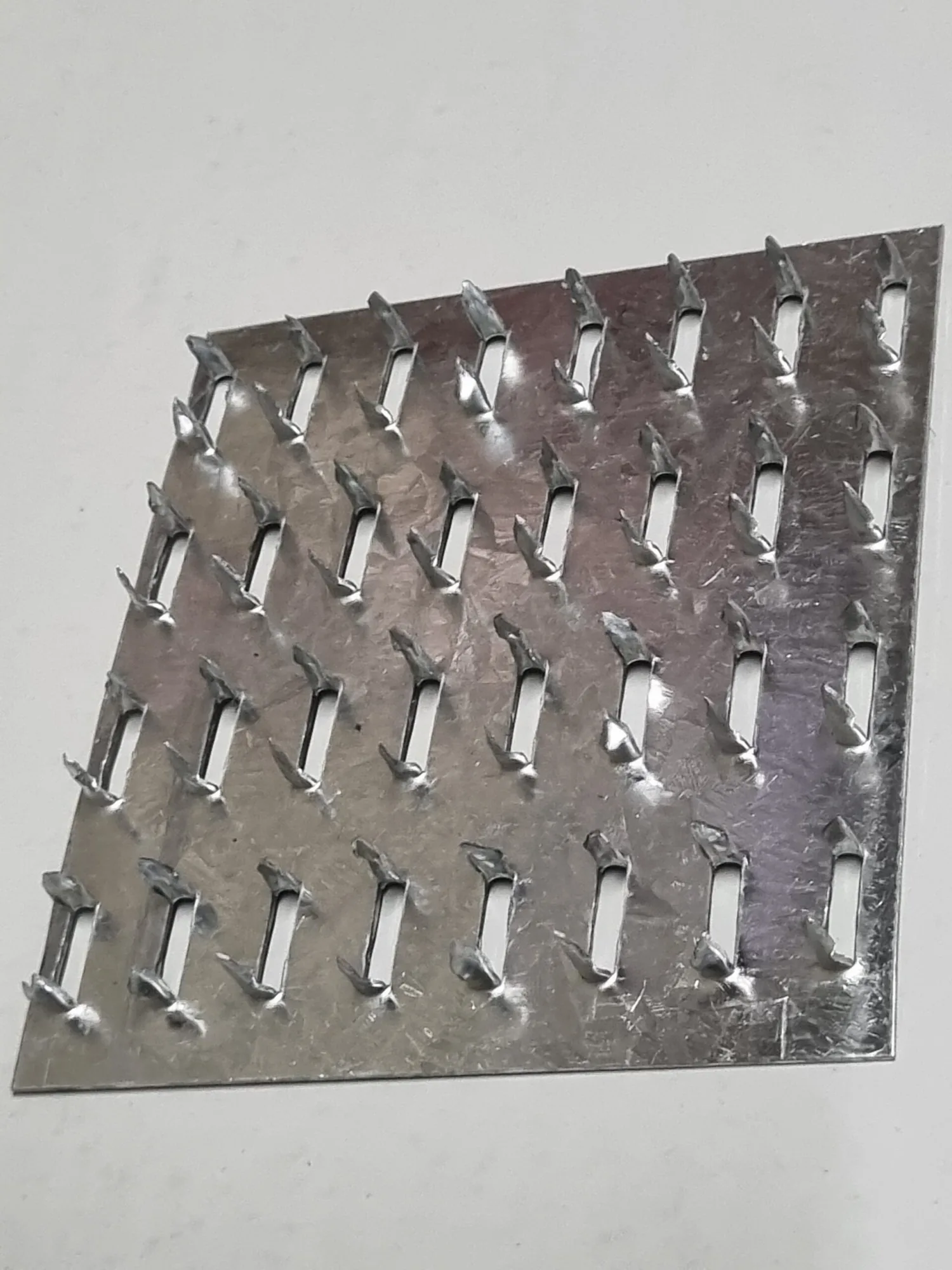 HARDWARE PLATE 10X10 HARDWARE PLATE 10X10