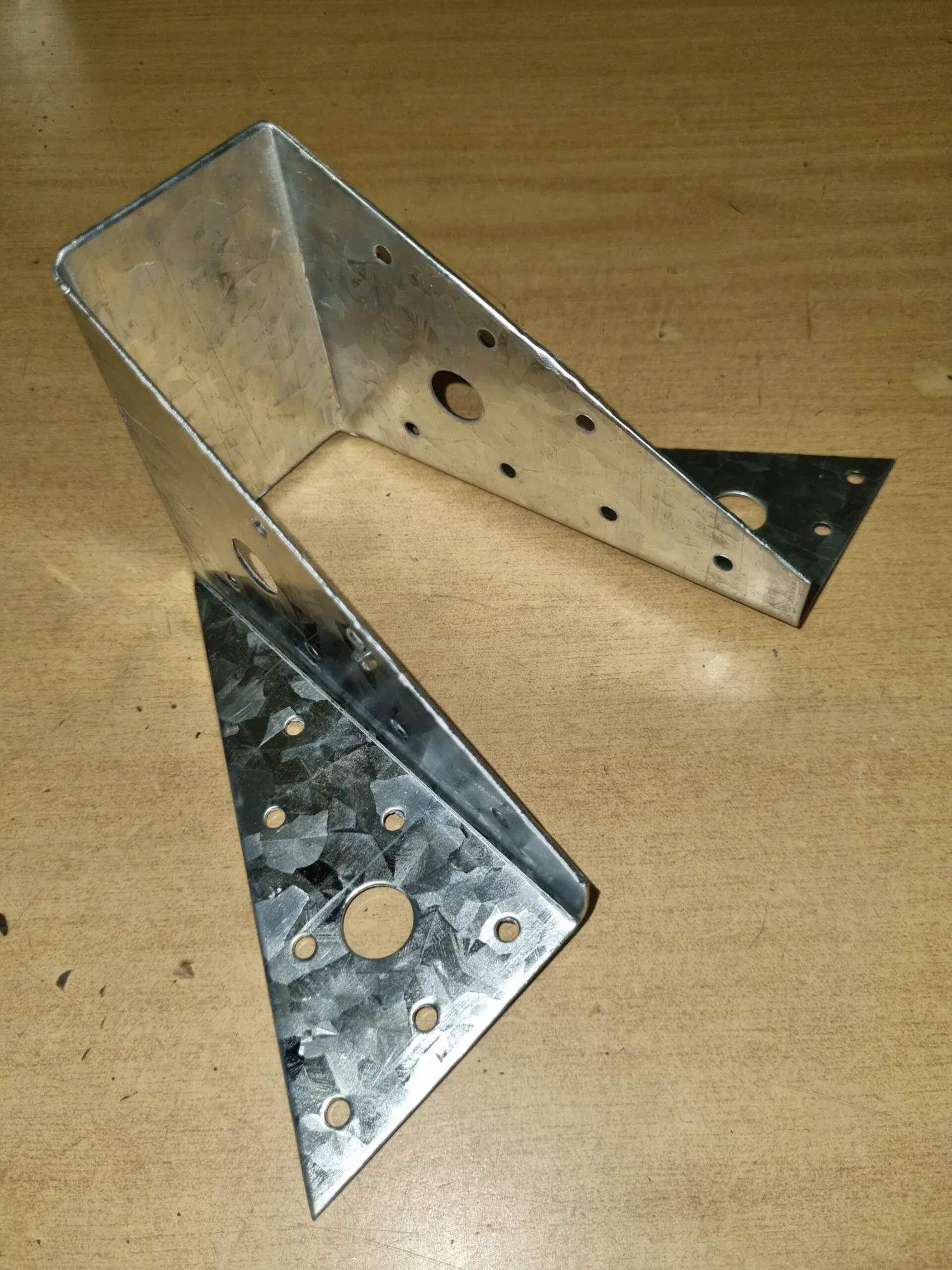TRUSS HANGER 50mm TRUSS HANGER 50mm